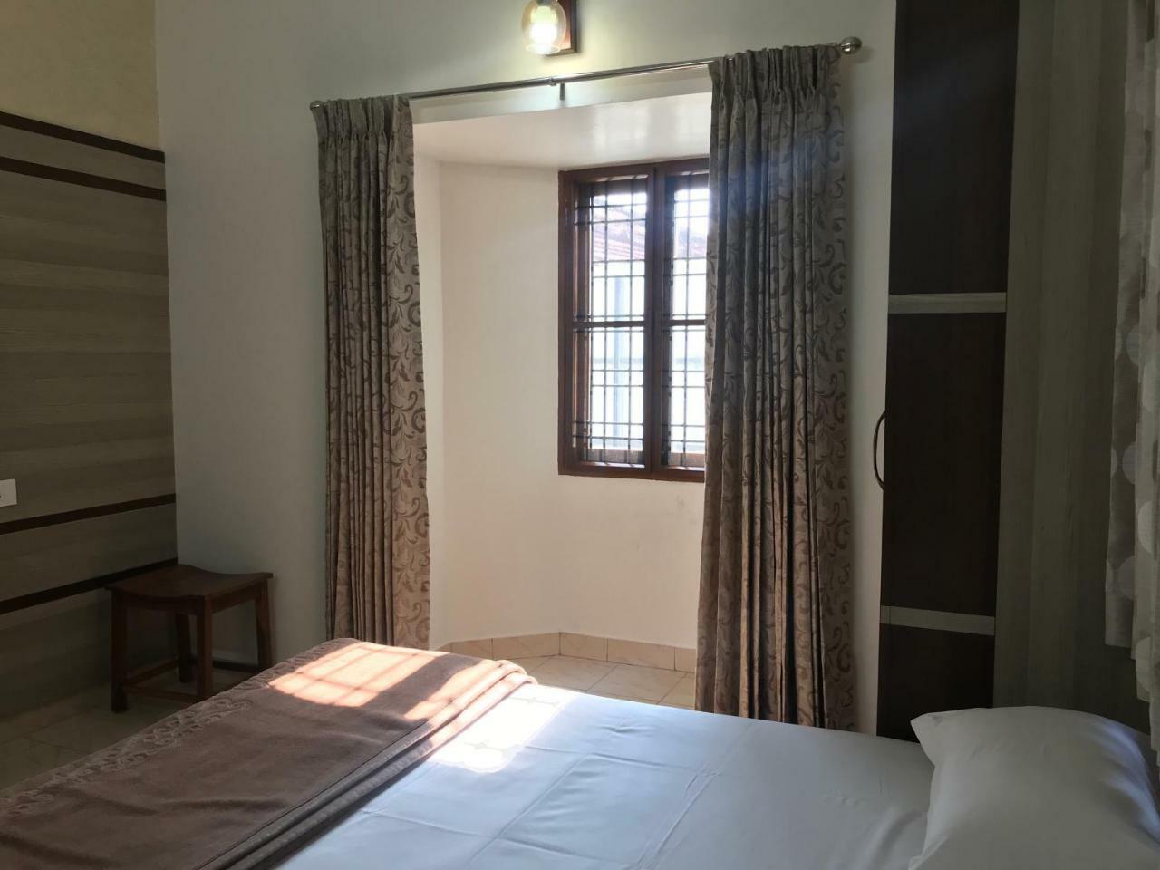 Serenity Manor กูนูร์ ภายนอก รูปภาพ
